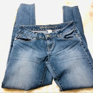 ❤️Blue Asphalt skinny jeans! Size 11